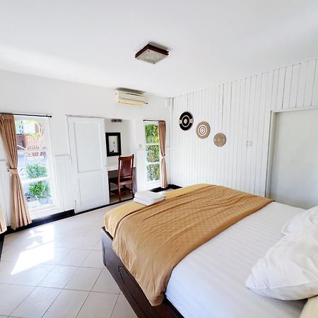 Puri Nusa Beach Hotel Lembongan Exterior photo