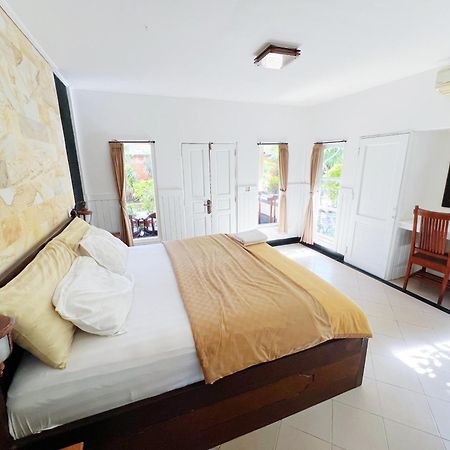 Puri Nusa Beach Hotel Lembongan Exterior photo