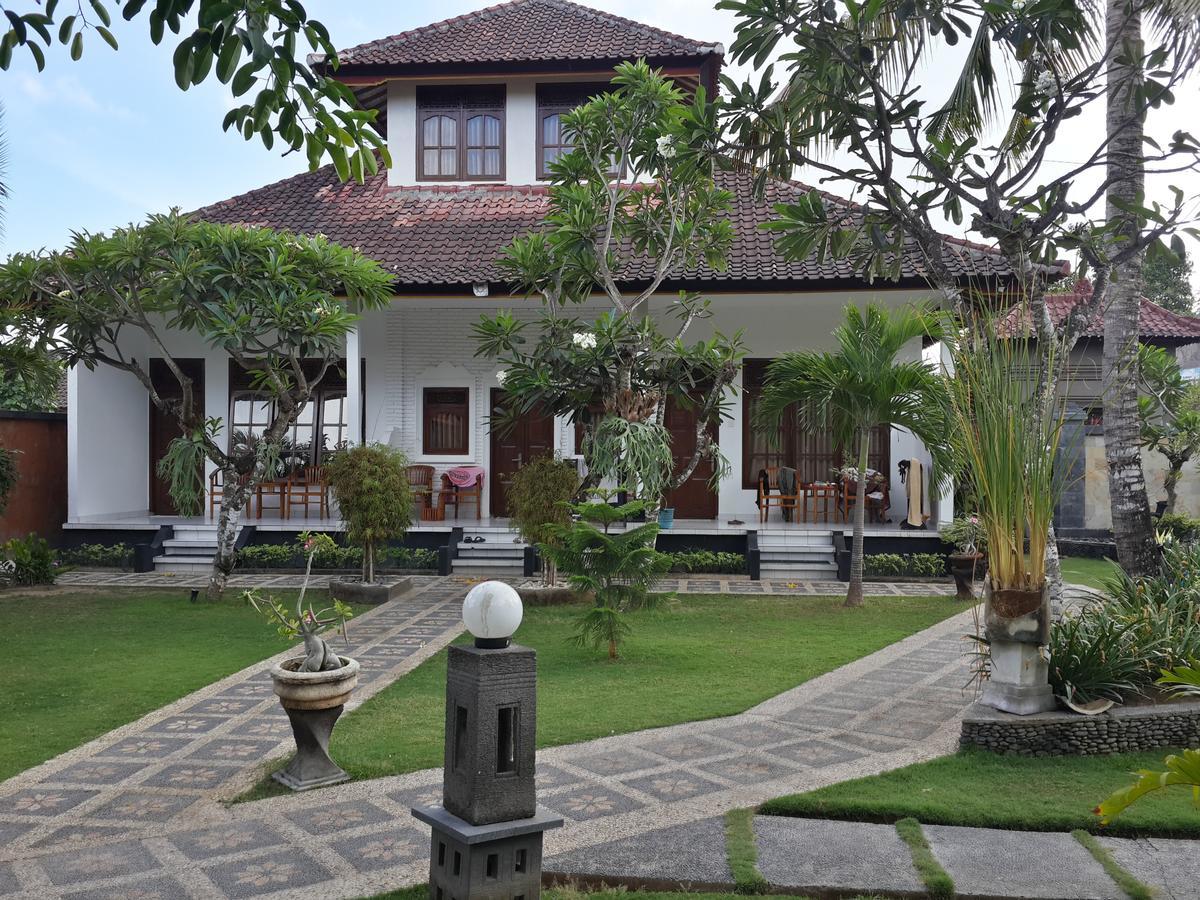 Puri Nusa Beach Hotel Lembongan Exterior photo