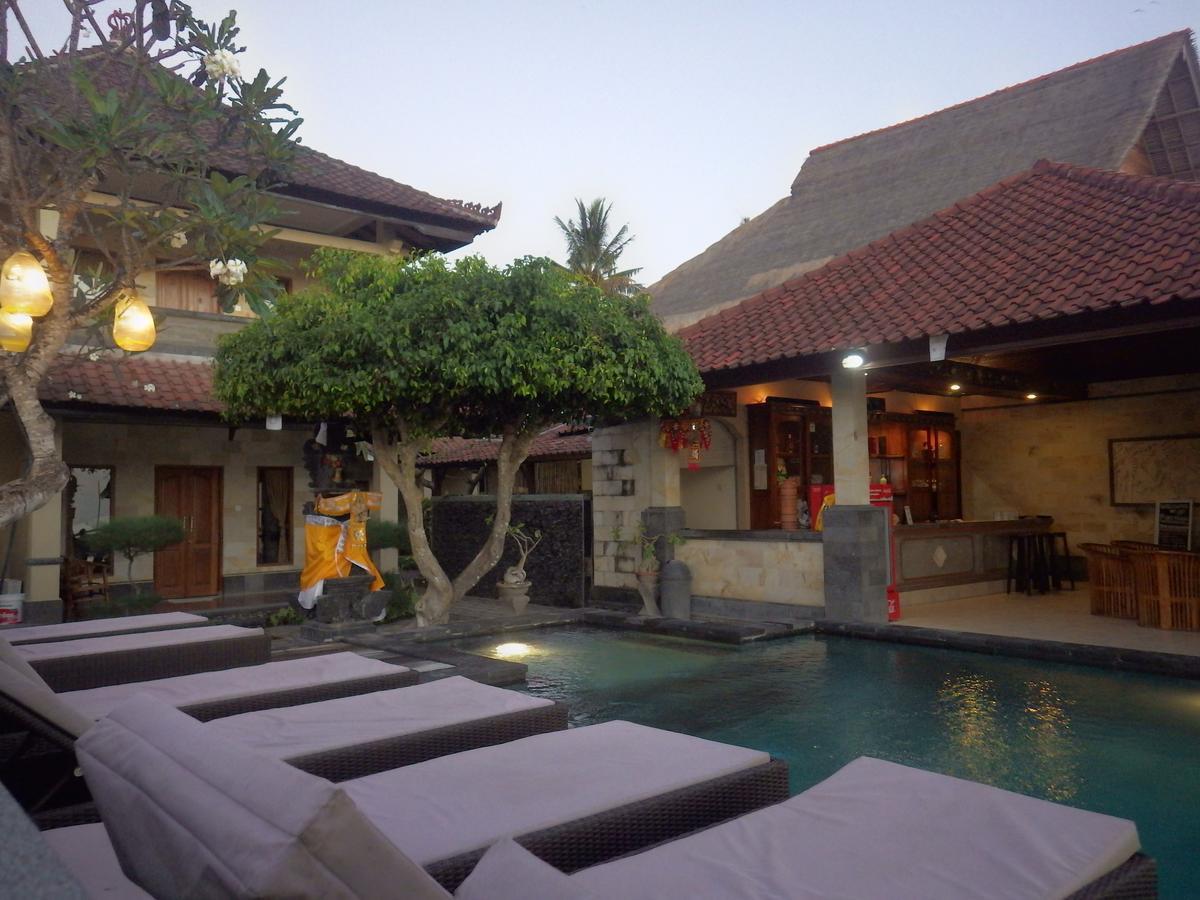 Puri Nusa Beach Hotel Lembongan Exterior photo