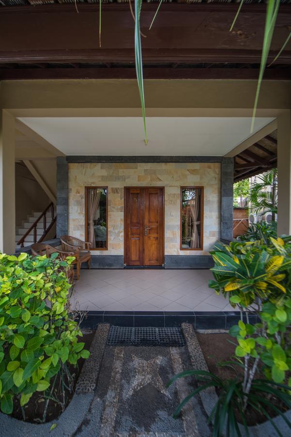 Puri Nusa Beach Hotel Lembongan Exterior photo