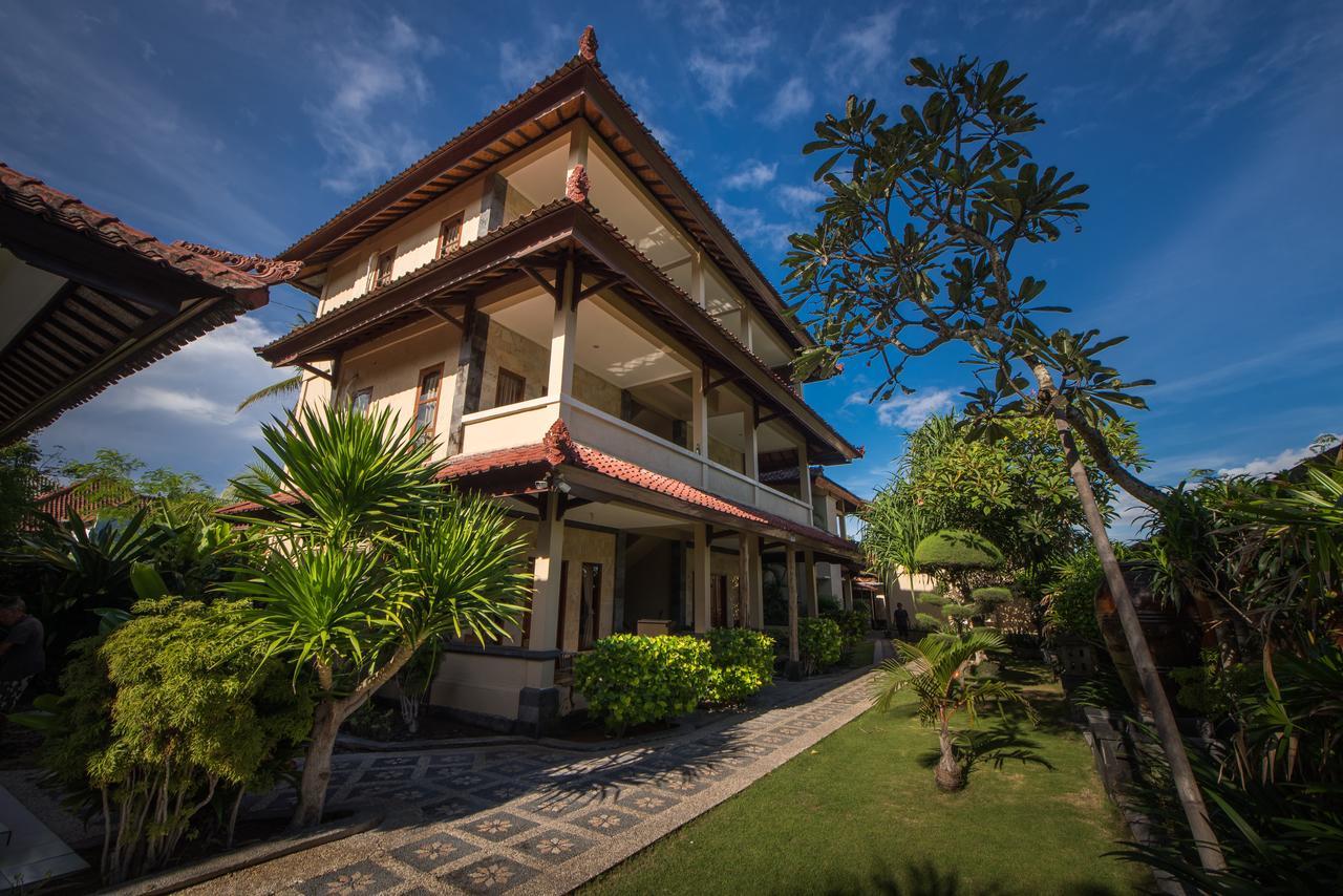 Puri Nusa Beach Hotel Lembongan Exterior photo