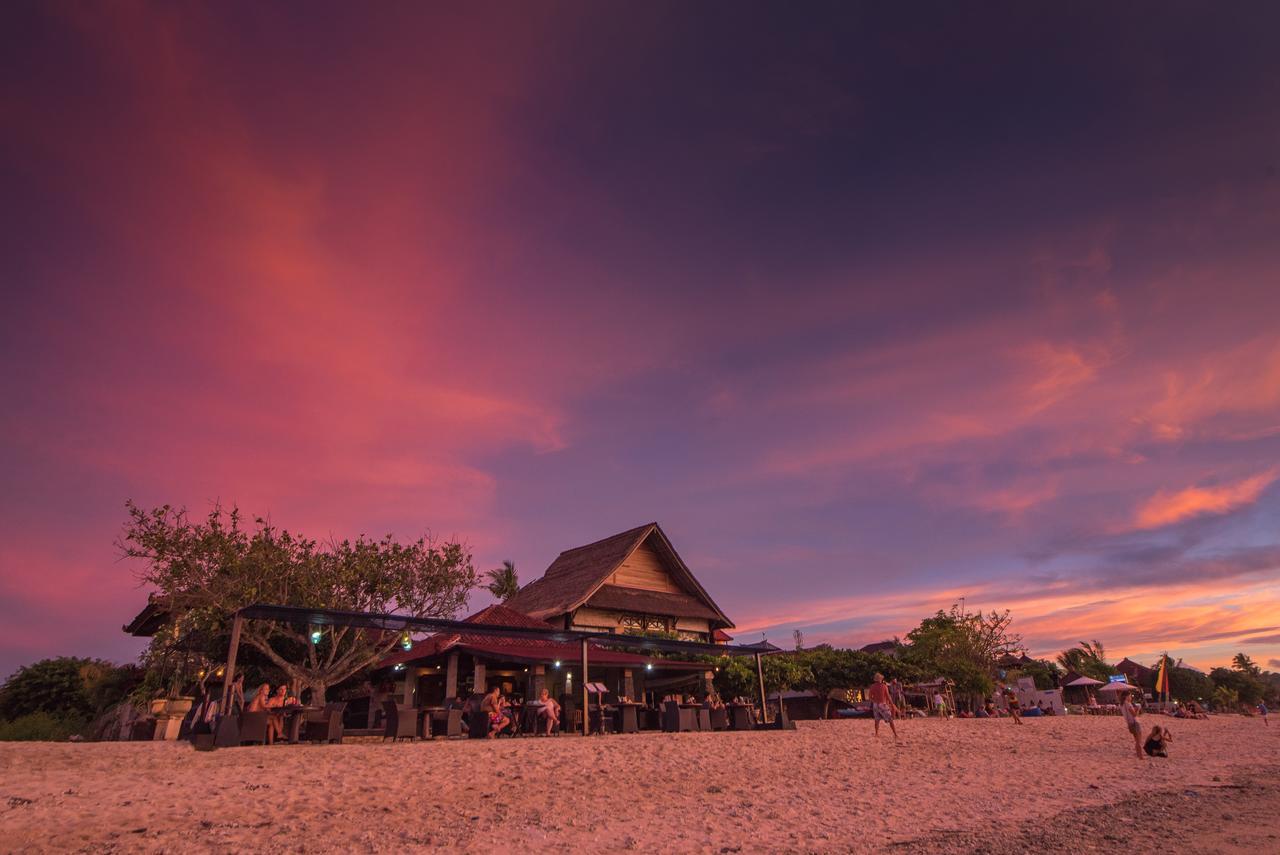 Puri Nusa Beach Hotel Lembongan Exterior photo