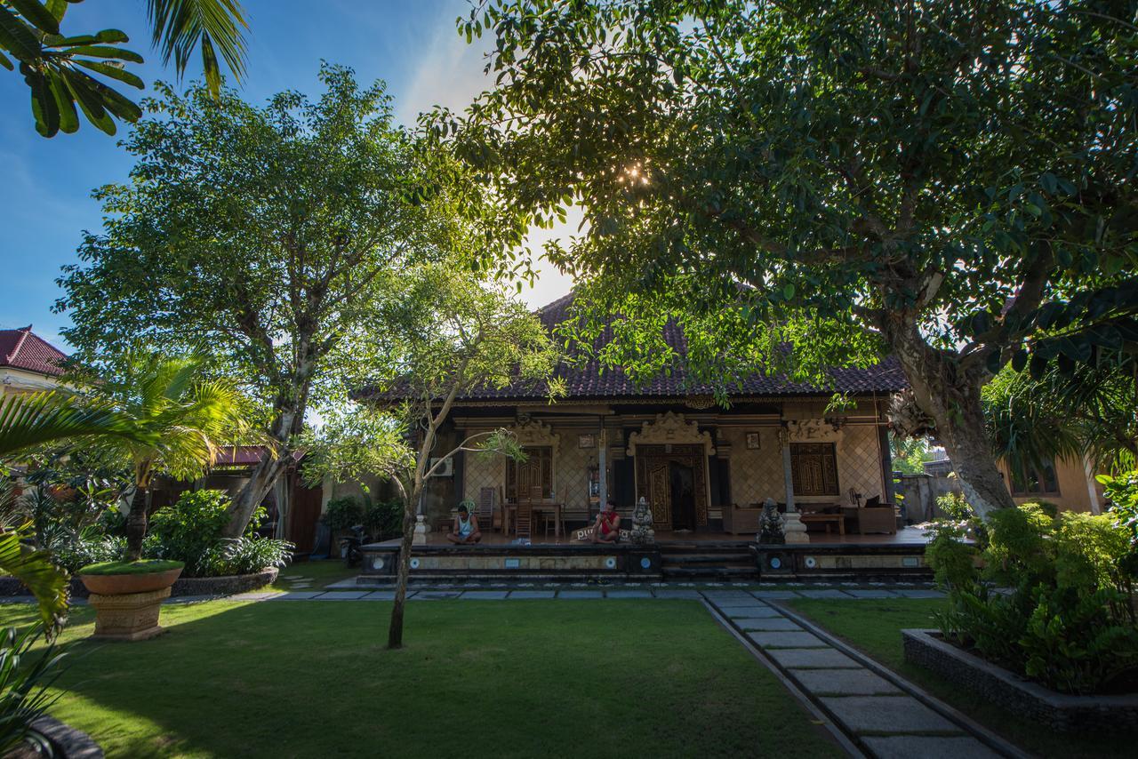 Puri Nusa Beach Hotel Lembongan Exterior photo