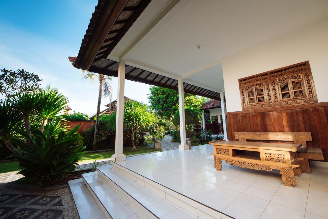 Puri Nusa Beach Hotel Lembongan Exterior photo