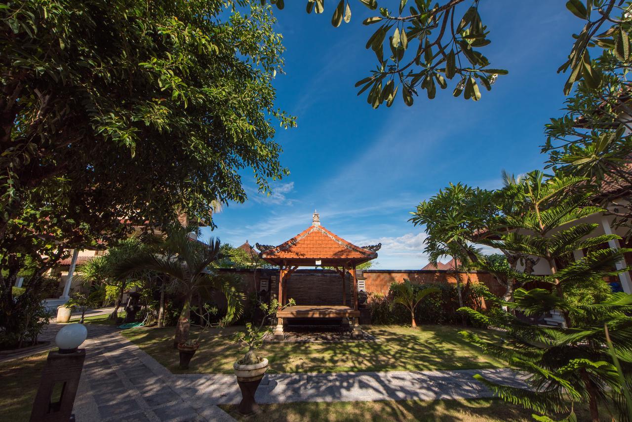 Puri Nusa Beach Hotel Lembongan Exterior photo